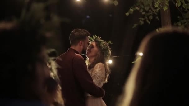 Romantic dance newlyweds lights — Stock Video