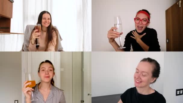Meisjes vrienden drinken online web — Stockvideo