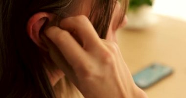 Kulaklığa kulaklık tak