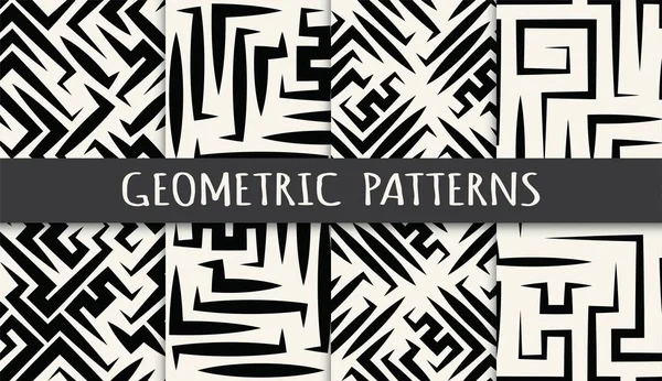 Black and white geometric seamless maze pattern set — Stock Vector