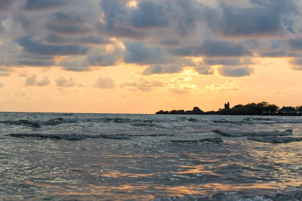 Widok na piękny zachód słońca nad morzem — Zdjęcie stockowe