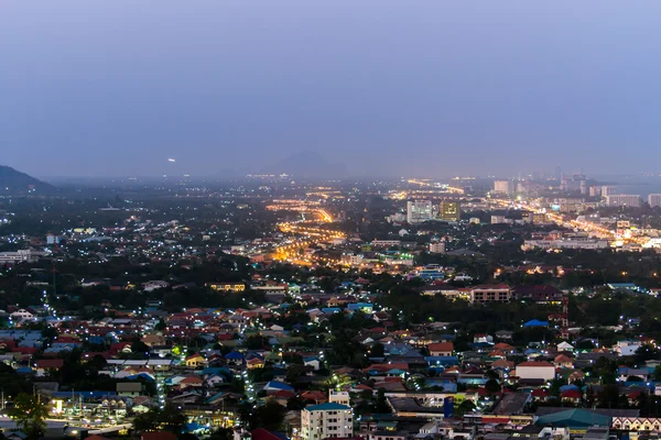 Blick über die asiatische Großstadt Bangkok, Thailand bei Nacht — Stockfoto