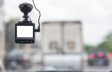üstünde belgili tanımlık pencere yüklü araba video kaydedici