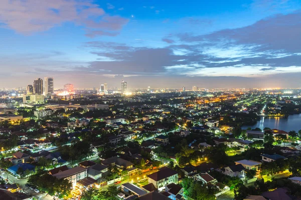 Visa att staden i Nonthaburi, thailand — Stockfoto