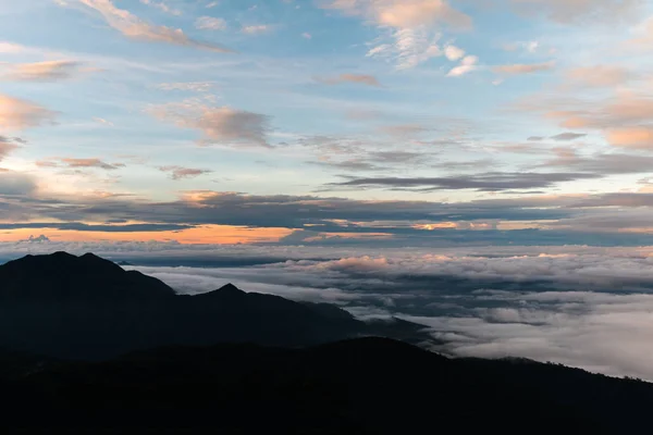 Sunrise at Doi Intanon National Park VIew point, Chiang Mai Thai — Stock Photo, Image