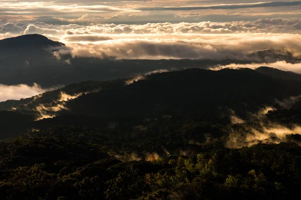 Sunrise at Doi Intanon National Park VIew point, Chiang Mai Thai — Stock Photo, Image