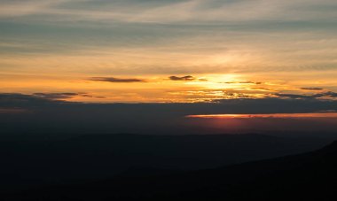 Gün batımı Phu Kradueng,: Loei, Thailand