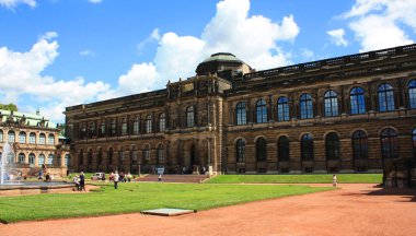 Zwinger Palace ve Park kompleksi Dresden