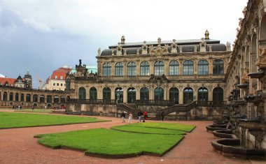 Zwinger Palace ve Park kompleksi Dresden