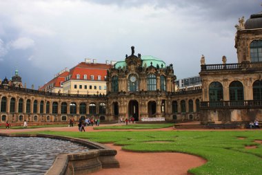 Zwinger Palace ve Park kompleksi Dresden