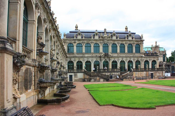 Complejo de Zwinger Palace y Park en Dresde, Alemania — Foto de Stock