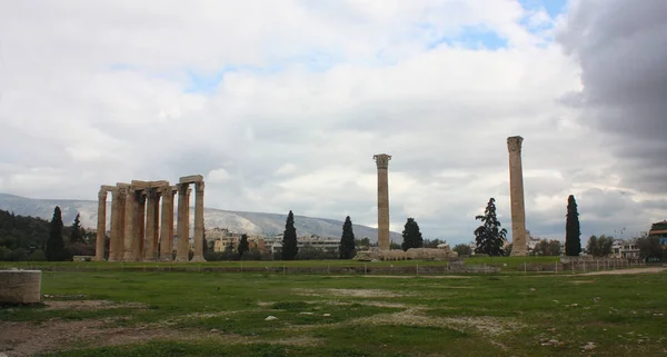 The Temple of Zeus in Athens — Stock Photo, Image