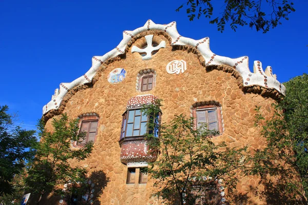 Hus i Park Güell i Barcelona — Stockfoto