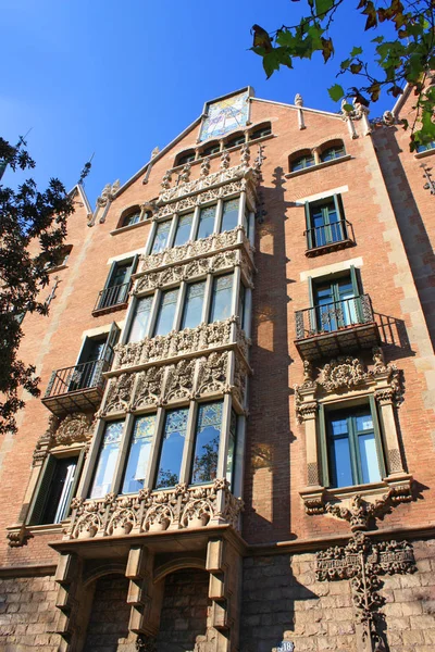 Fassade des hauses von barcelona — Stockfoto