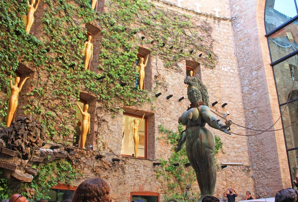 Figueres - 15 oktober 2016. Museum av Salvador Dali i Figueres — Stockfoto