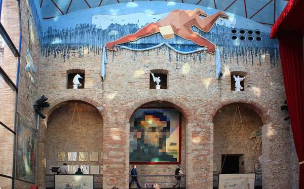 Figueres - 15 října 2016. Muzeum Salvadora Dalího ve městě Figueres — Stock fotografie