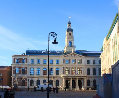 Riga - 12 Aralık 2017. Riga, Letonya tarihi merkezi