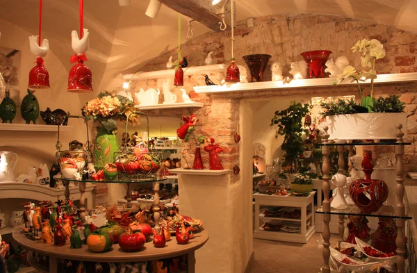 Vilnius - 15 de dezembro de 2017. Loja de cerâmica em Vilnius — Fotografia de Stock