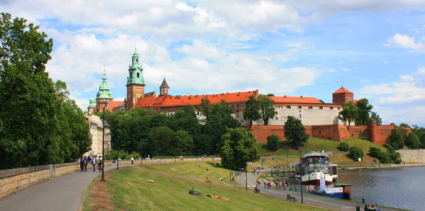 Panorama zamku na Wawelu w Krakowie — Zdjęcie stockowe