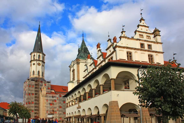 Левока - 10 октября 2016 года. Старая ратуша в Левоце, Словакия — стоковое фото