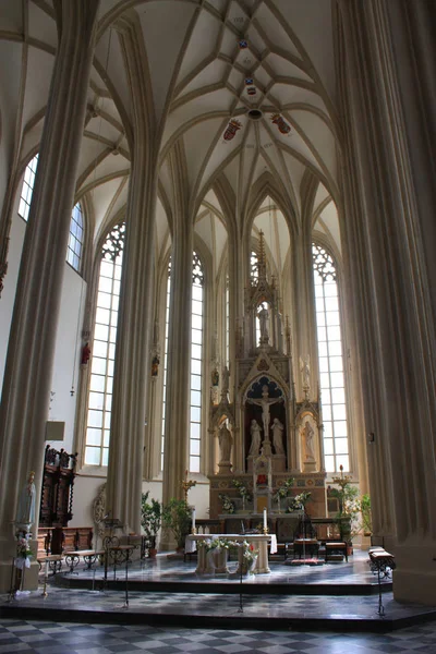 Brno - 14 juni 2016. Interiören i St. James' kyrka i Brno, Tjeckien — Stockfoto