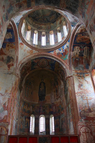 Gelati - 3 de mayo de 2015. Interior de la Catedral de la Natividad de la Virgen en el Monasterio de Gelati —  Fotos de Stock