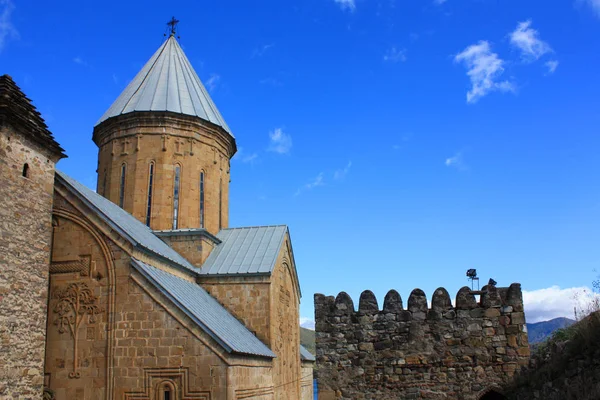 Iglesia de la Fortaleza de Ananuri en Georgia —  Fotos de Stock