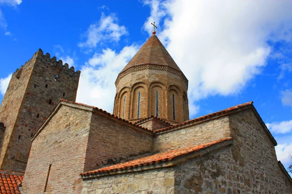 L'église de la forteresse d'Ananuri en Géorgie — Photo