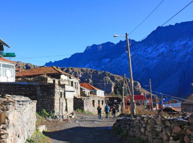 Kazbegi Köyü yakınındaki dağ köyü