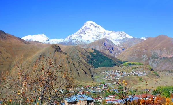 Góry Kazbek w Gruzji — Zdjęcie stockowe