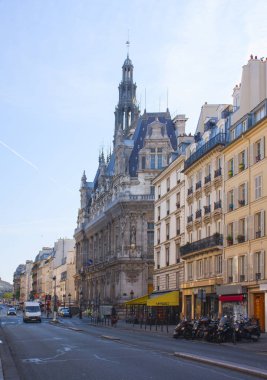 Paris - 27 Mayıs 2017. Paris Caddesi'nde sabah