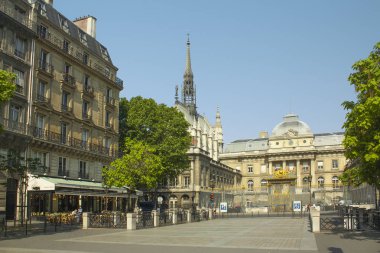 Paris - 27 Mayıs 2017. Adalet Sarayı Paris Cite Island üzerinde