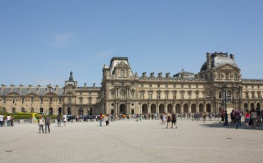 Paris - 27 Mayıs 2017. Paris Louvre Müzesi