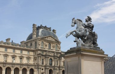 Paris - 27 Mayıs 2017. Paris Louvre Müzesi parçası