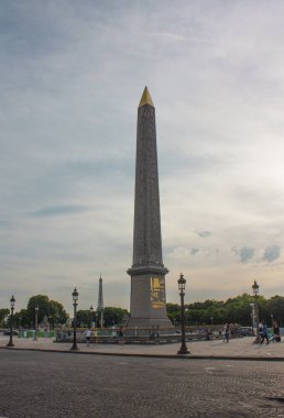Paris - 27 Mayıs 2017. Luksor Dikilitaşı Paris özgürlük meydanında
