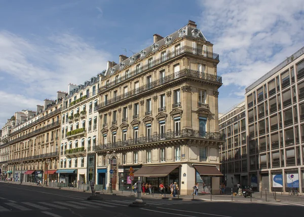 Paris - 27 Mayıs 2017. Paris Caddesi — Stok fotoğraf