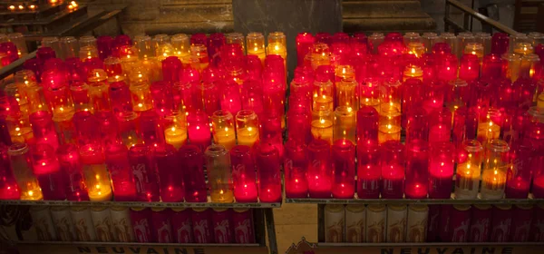 파리에서 Sacr Coeur 성당에서 기도 촛불 — 스톡 사진