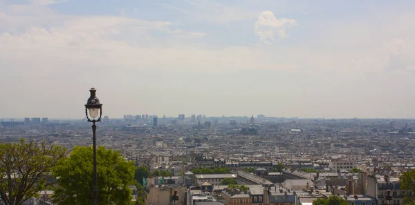 Вид на Париж с Монмартра — стоковое фото