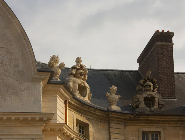 Фрагмент скульптуры Дома престарелых (Военный музей) в Париже — стоковое фото