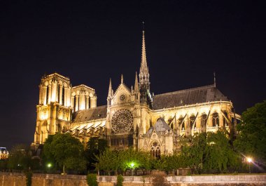 Gece, Paris Notre-Dame de Paris Katedrali