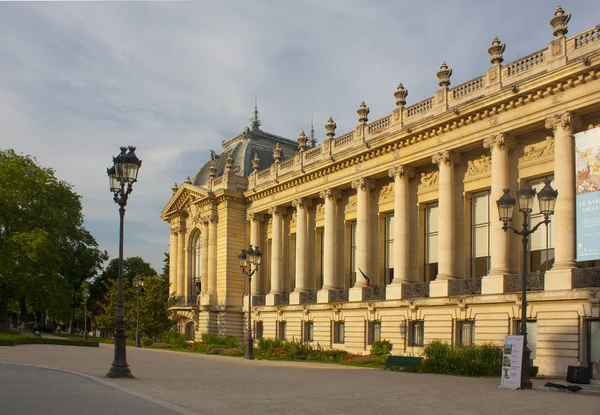 Paříž – 27. května 2017. Malý palác v Paříži — Stock fotografie