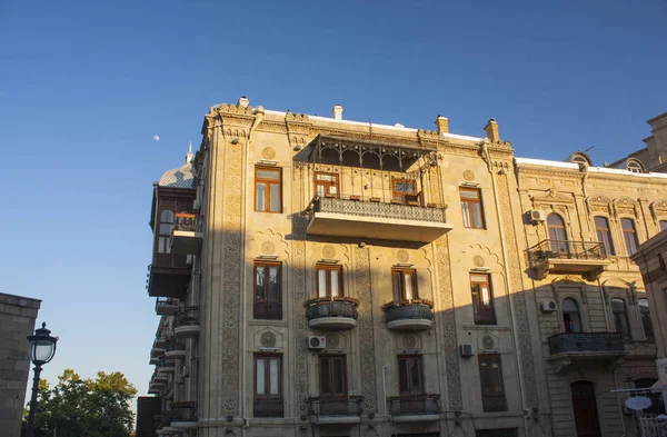 Fachada del edificio en Bakú, Azerbaiyán —  Fotos de Stock