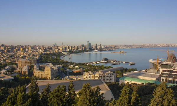 Veduta di Baku dal ponte di osservazione — Foto Stock