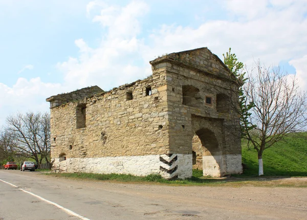 Крепость Святой Троицы (Львовские ворота) в селе Окопи, Украина — стоковое фото