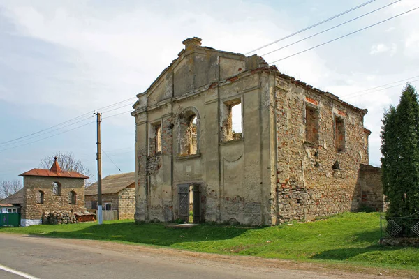 Holy Trinity Church i byn Okopi, Ukraina — Stockfoto