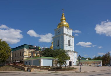 Çan kulesi, Mikhailovsky Zlatoverhii Manastırı Kiev