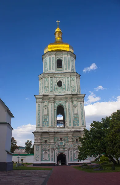 Campanario de la Catedral de Santa Sofía en Kiev, Ucrania — Foto de Stock