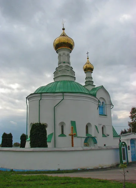 弗拉基米尔 · 沃伦，乌克兰在圣瓦西里教堂-圆形建筑 — 图库照片