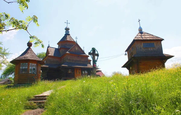 La chiesa Natività della Vergine a Vorokhta, Ucraina — Foto Stock