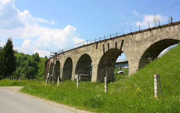 Старый австрийский мост в Ворохте, Украина — стоковое фото